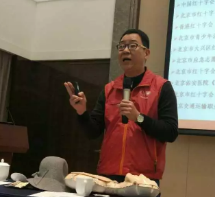 【交院故事】王立强：弘扬志愿精神，彰显人道力量